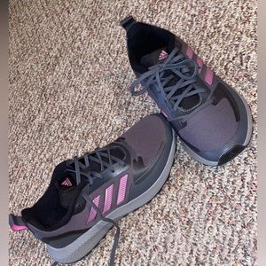 Adidas Women Athletic Shoes!!